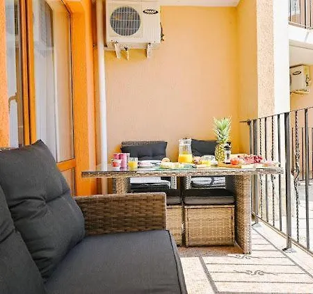 Sea Club & Grand Apartment *