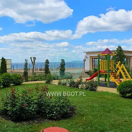 Sea Club & Grand شقة