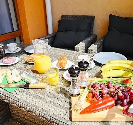 Sea Club & Grand Апартамент *